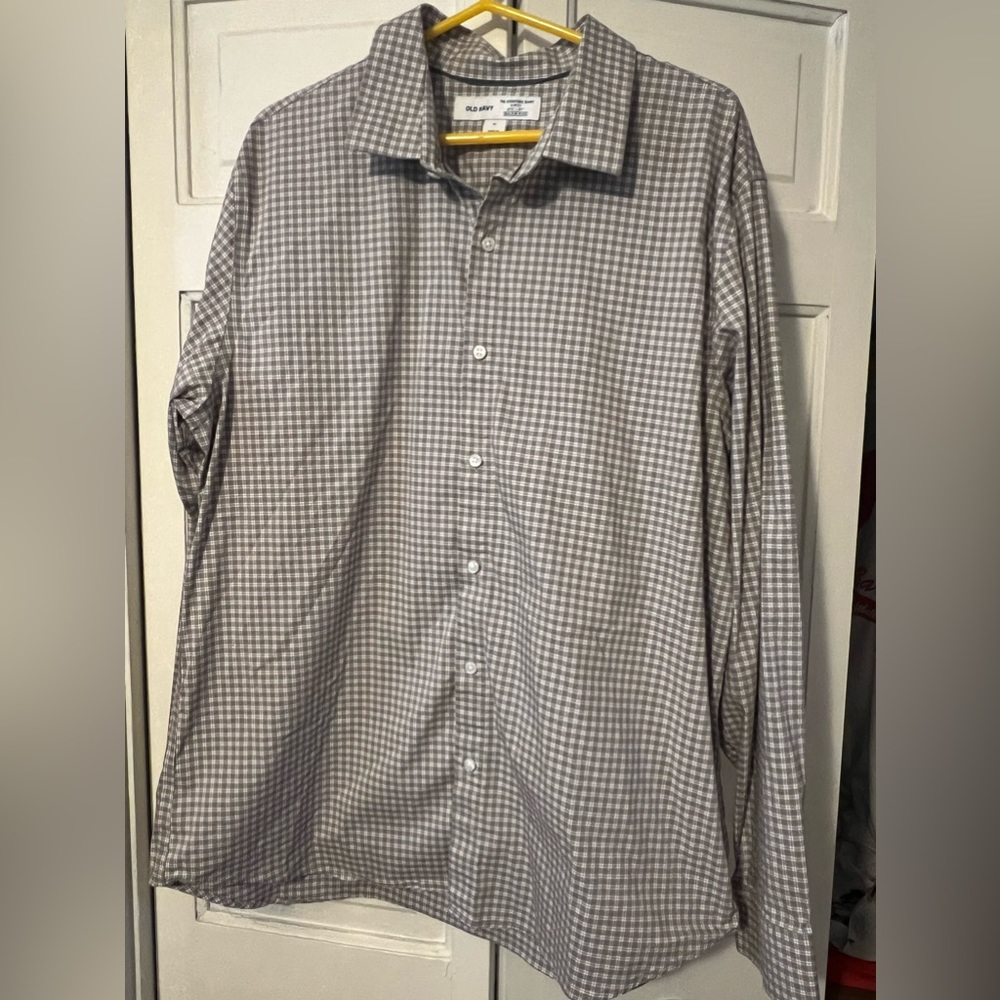Men’s Old Navy Button Down Dress Shirt